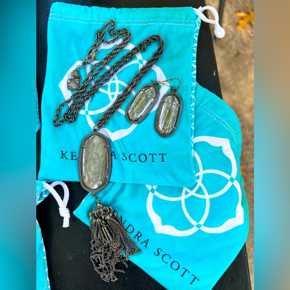 Kendra Scott earrings and necklace set